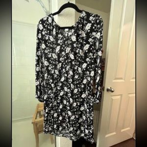 Large long sleeve dress black and white floral print